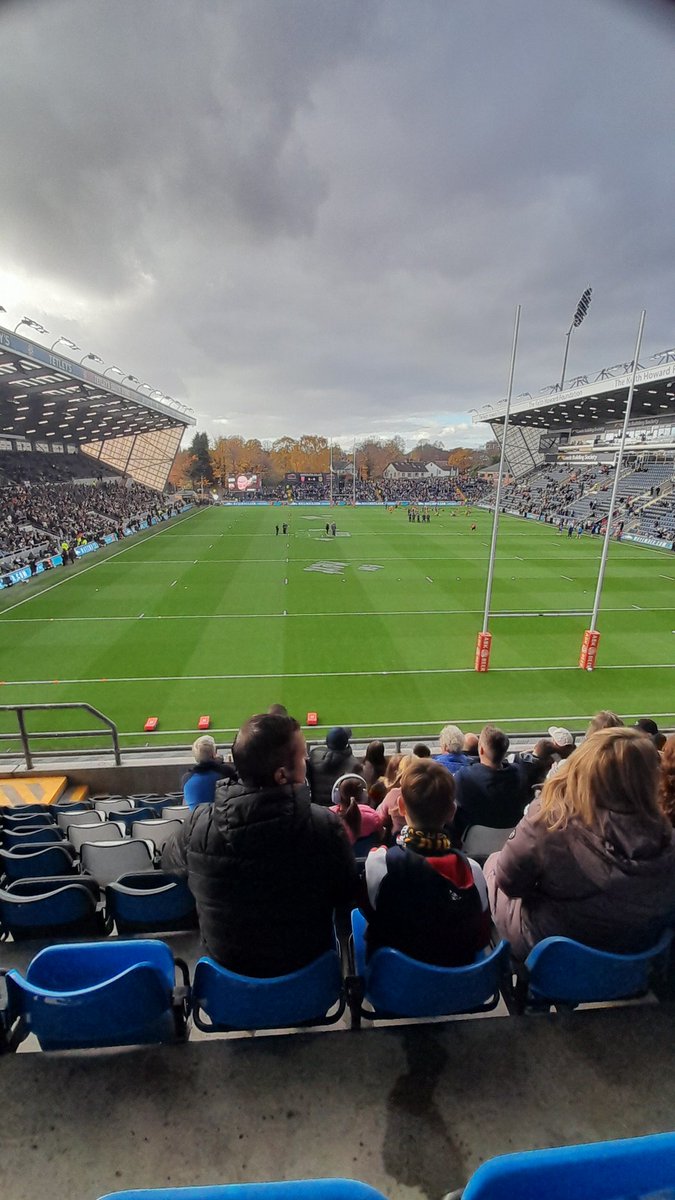 EdHocknull's tweet image. In position for the final game of the series. Pride on the line boys, let's not get beaten a third time today! #RLAshes