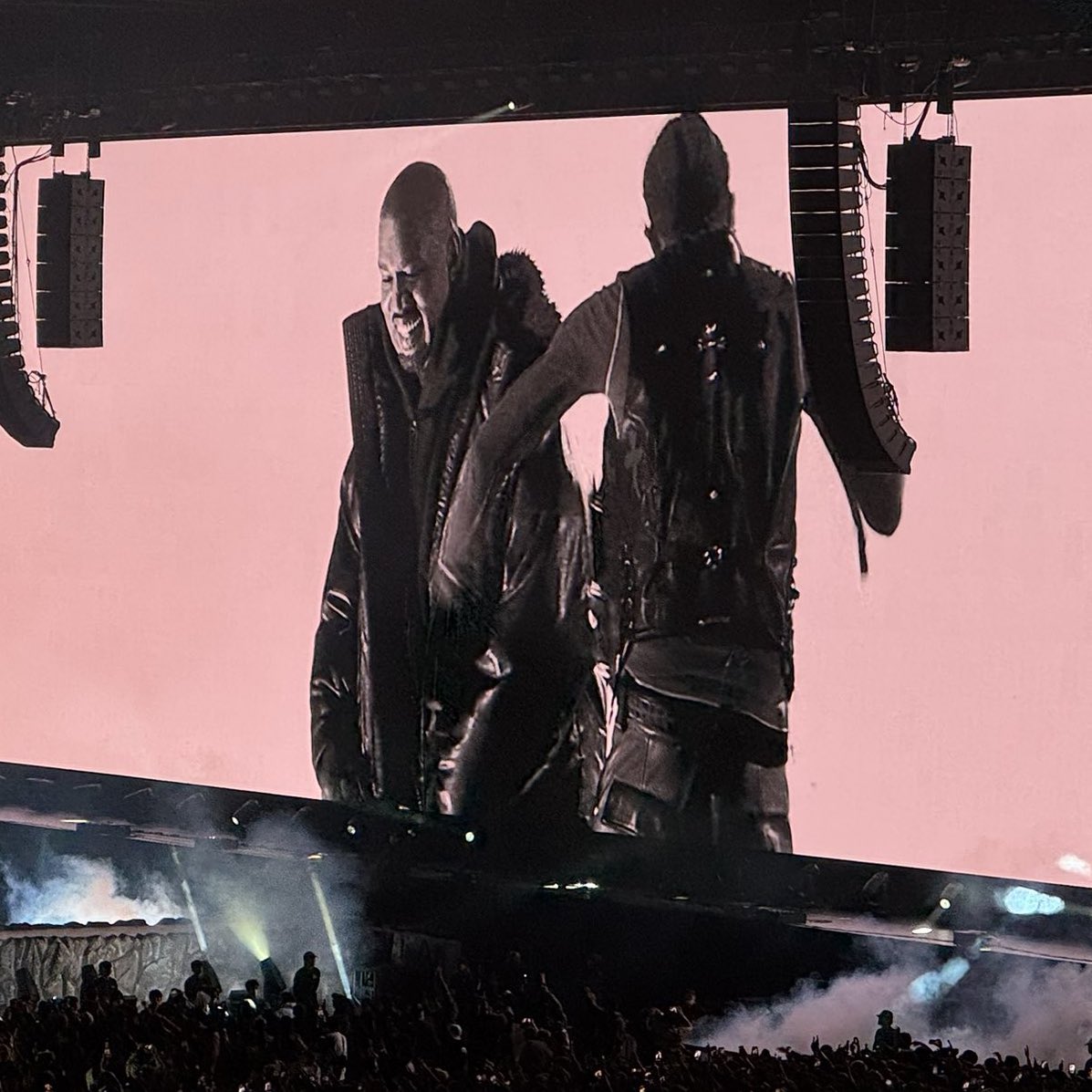 Ye Updates (Fan Account) tweet media