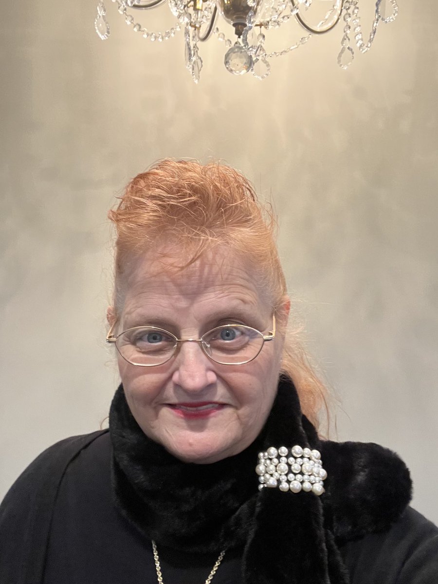 Kathery35841036's tweet image. This year has been crazy for my family my Father,Sister&amp;amp;Rosie was laid to rest early this year Friday another sister was laid to rest my sister in law was laid to rest Thursday day before I know they are in Heaven and God is with them Life is to short Don’t take it for granted!!