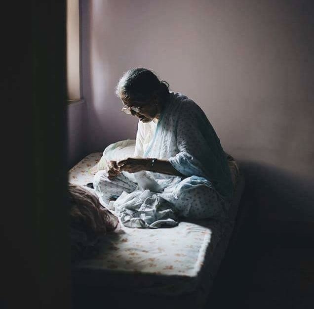 झुंझला कर फ़ोन रख दिया मैंने वापस मिलाकर मां बोली - गलती से कट गया था वो मुझसे।

~ अज्ञात
