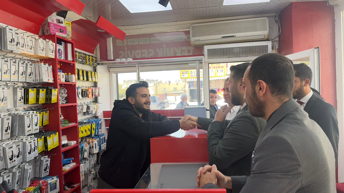 📍Hilvan

Hilvan İlçe Başkanımız Sn. <a href="/SEToprak_/">Selahaddin Eyyüb Toprak 🇹🇷</a> ,
Hilvan İlçe Gençlik Kolları Başkanımız Sn. <a href="/Mehmet_suzen63/">Mehmet Süzen</a> ve İl Yönetimimizle beraber Hilvan İlçemizde Genç Esnaflarımızı ziyarette bulunarak hasbihal ettik. 

#GüçlüGençlik #GüçlüTürkiye

<a href="/avyusufibis/">Yusuf İBİŞ</a> <a href="/bybekirbozdag/">Bekir  Bozdağ</a>