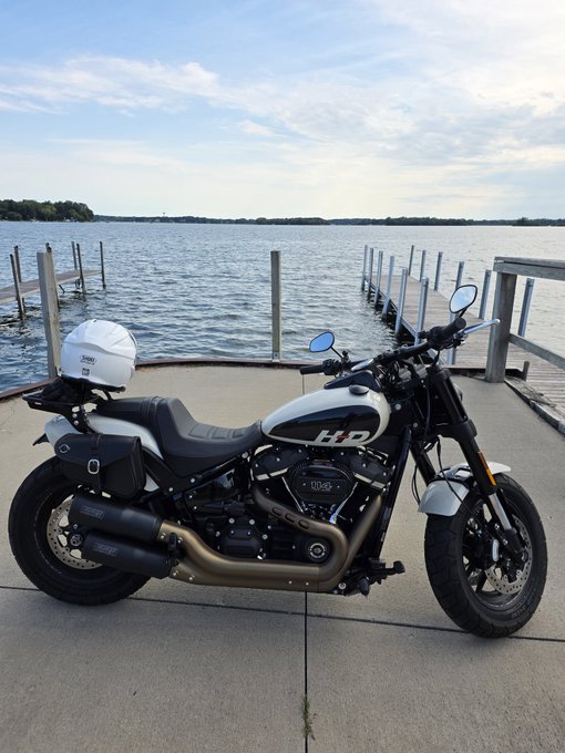 mevaletodo's tweet photo. Out for a relaxing cruise on the Harley. Beautiful afternoon breeze 🌄 https://t.co/gbhBknCEUF