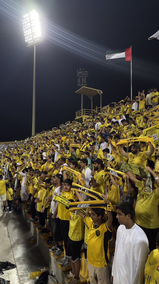 اخواني الوصلاويه💛

هالفتره المشاكل زادت بشكل ملحوظ 
اتمنى من الجميع تقبل المدح و الانتقاد 
تذكرو ان مب شرط
 اذا انا امدح انا ( مطبل ، مسير ، الخ ) 
اذا انا انتقد ( مخرب ، حزب الشيطان ، الخ )

كلنا هني نمثل جمهور الوصل
و المشاكل الي لا تودي ولا تييب و تضحك الناس عليك و كل واحد