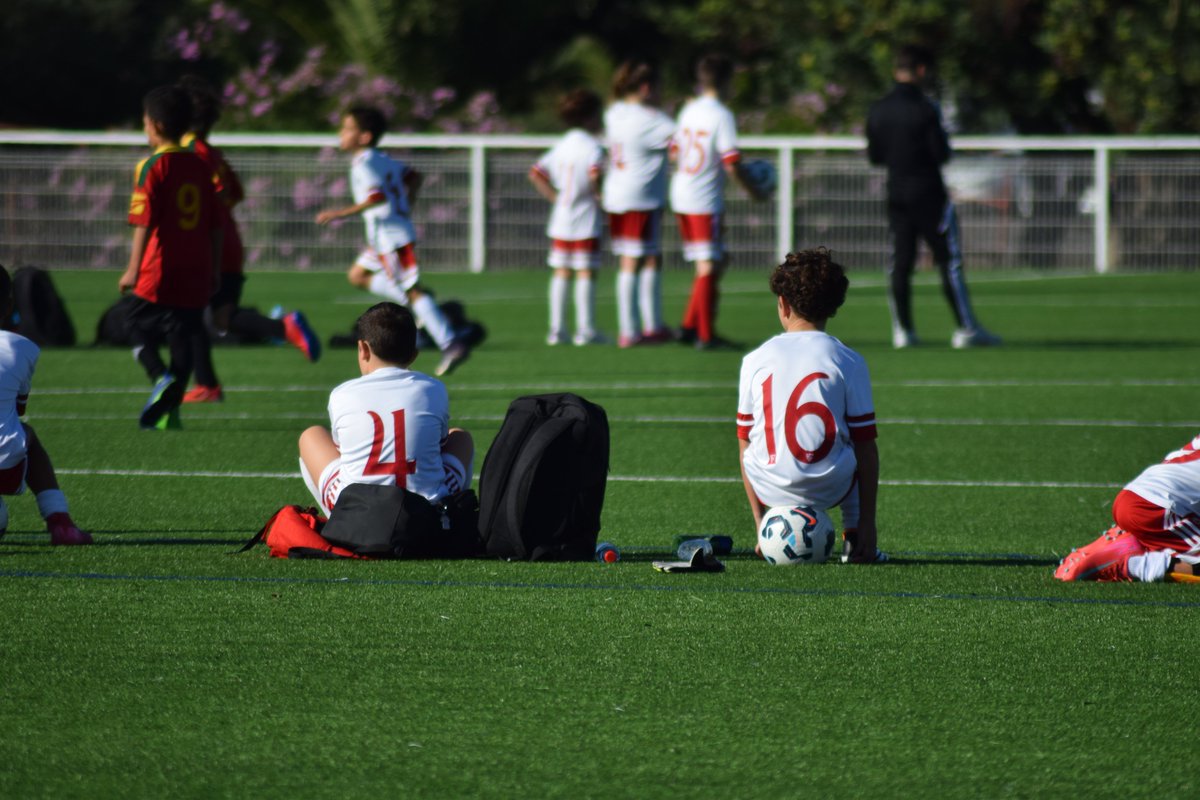 Academy_SFC's tweet image. 😊 Jornada magnífica que vive nuestra cantera los fin de semanas. Lleno de partidos donde les vemos disfrutar con amigos jugando al fútbol. ⚽️

⚪️🔴 Defendiendo nuestros colores y sus valores.

#NuncaTeRindas #SevillaFC #CanteraSFC #SevillaFCAcademy