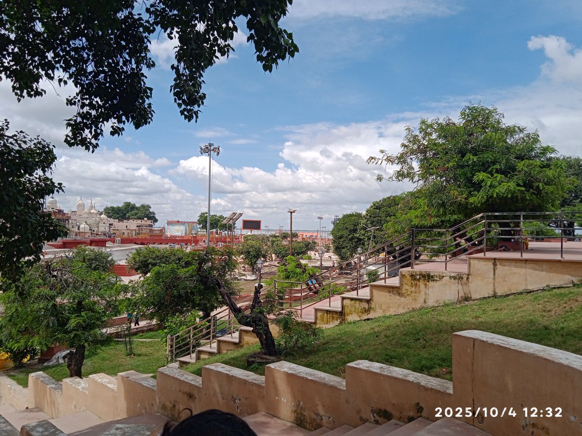 <a href="/serialkisserrr/">ज्ञान पाण्डेय</a> नाही भैया गोंडा से अयोध्या जात रहेन तौ random क्लिक कै लिहन् रहा