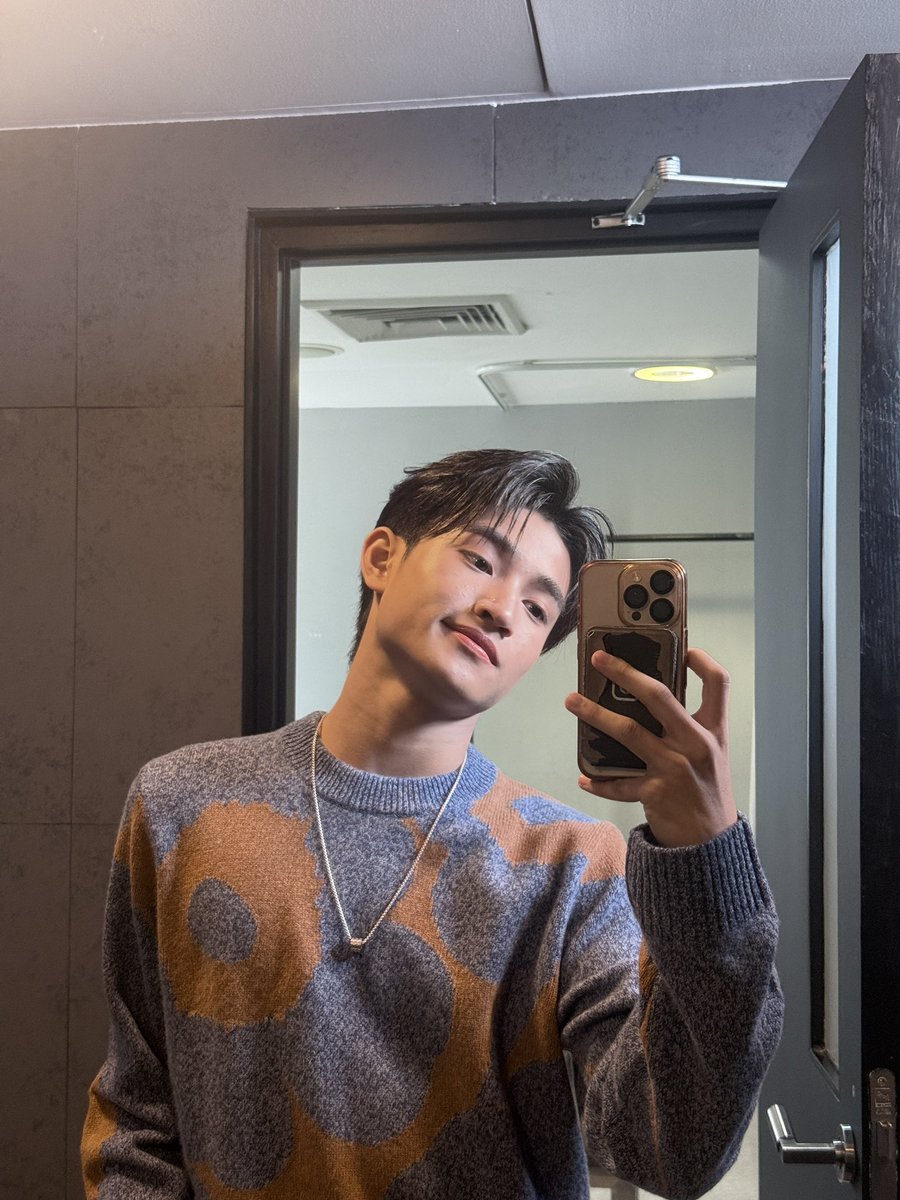 tanannat_tt's tweet photo. เปนงายบ้างค้าบวันนี้ แฟนไซน์ครั้งแรกกกก

#DICE_POSSIBILITIES_FANSIGN
#DICE_SONRAY https://t.co/EmIOwLU2BF