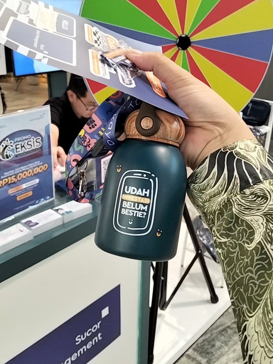 Lucu, souvenir dari <a href="/sayakaya_id/">SayaKaya - Aplikasi Reksa Dana</a> dengan investasi reksa dana Sucor Asset Management. 🥳 cc: Ci <a href="/jesswjk/">Jessica</a>