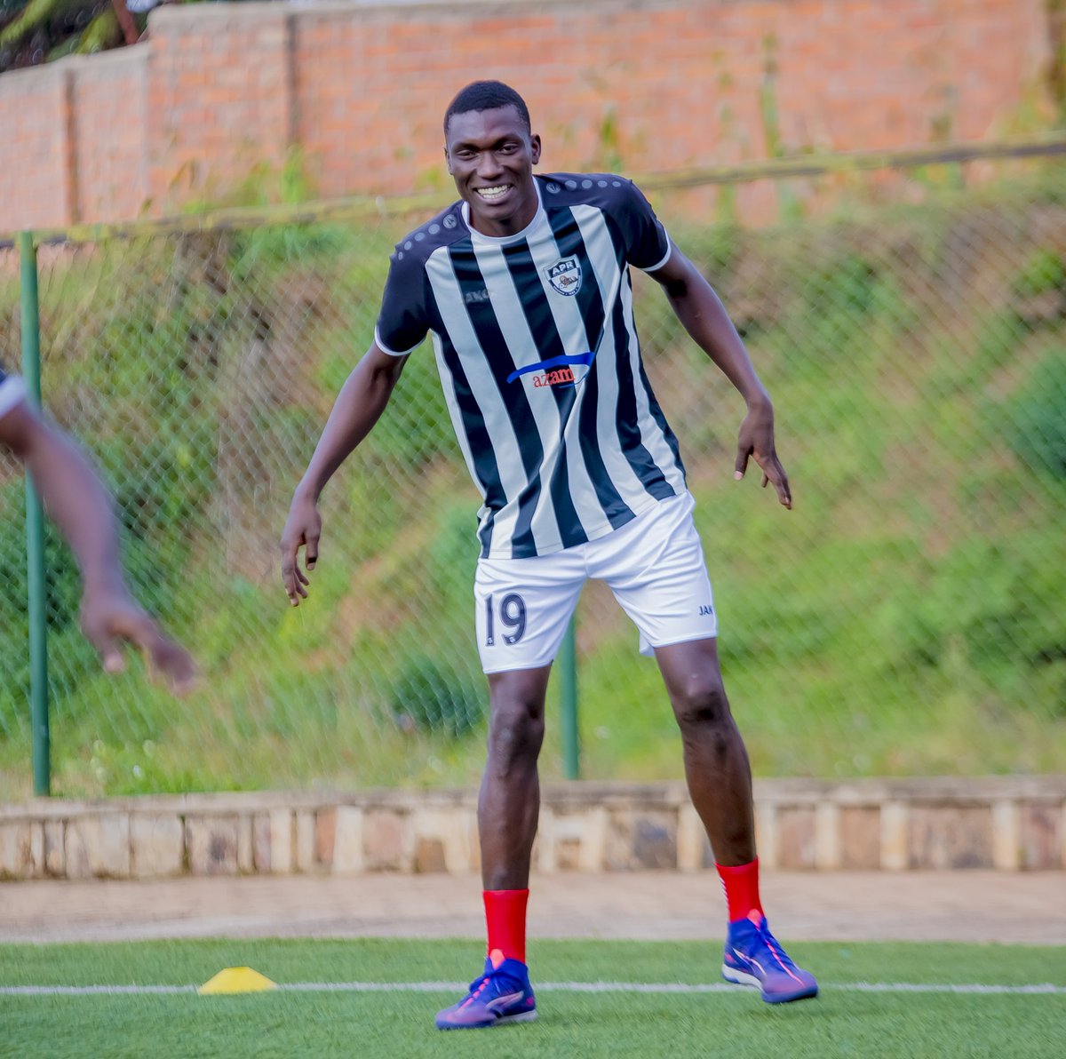 🚨🇺🇬: Ronald Ssekiganda has scored his second Rwanda premier league goal of the season for APR against Rayon Sports in the derby.