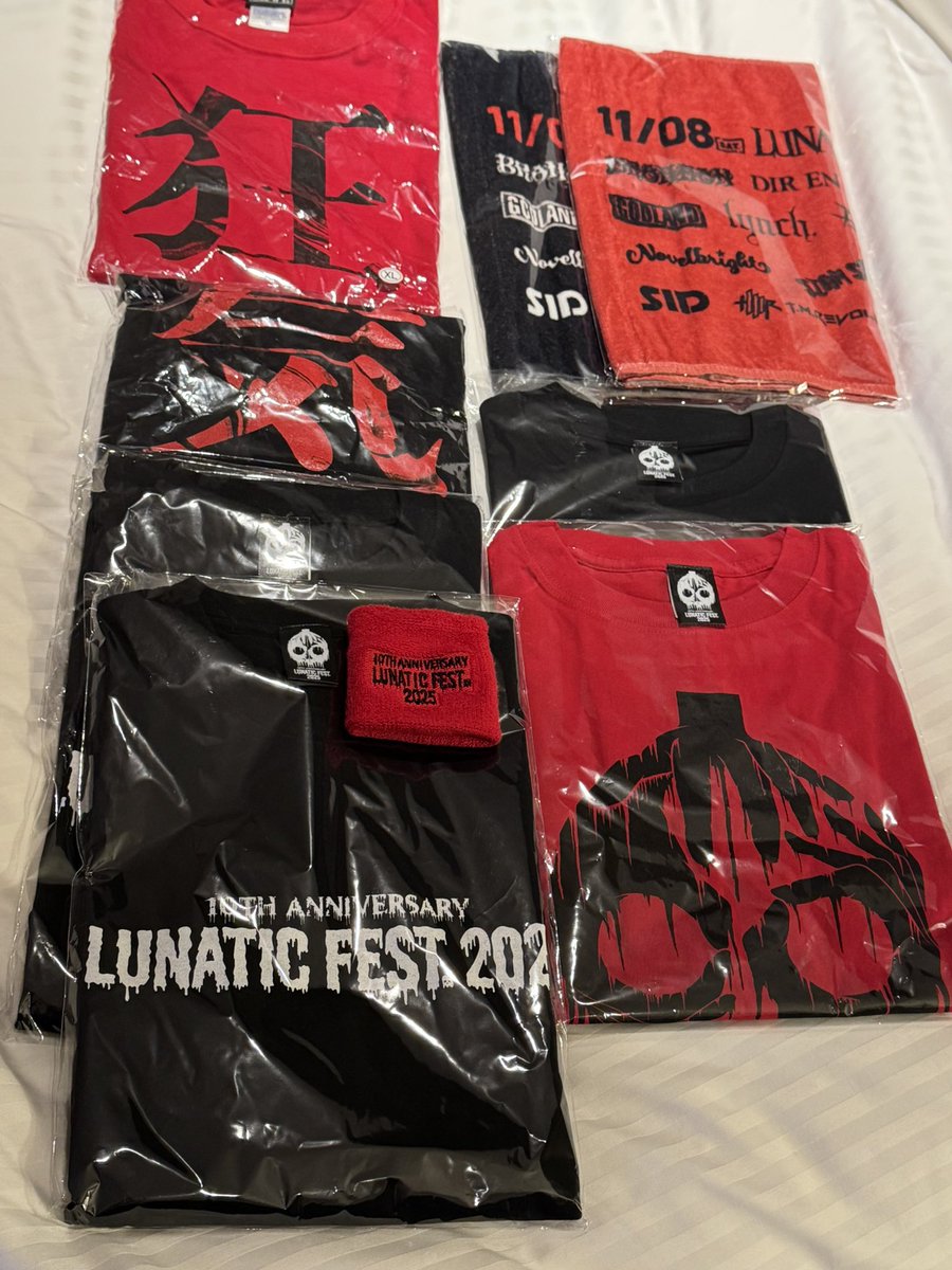 グッズめちゃくちゃ買った〜！！！

めちゃくちゃライブ楽しかった♡