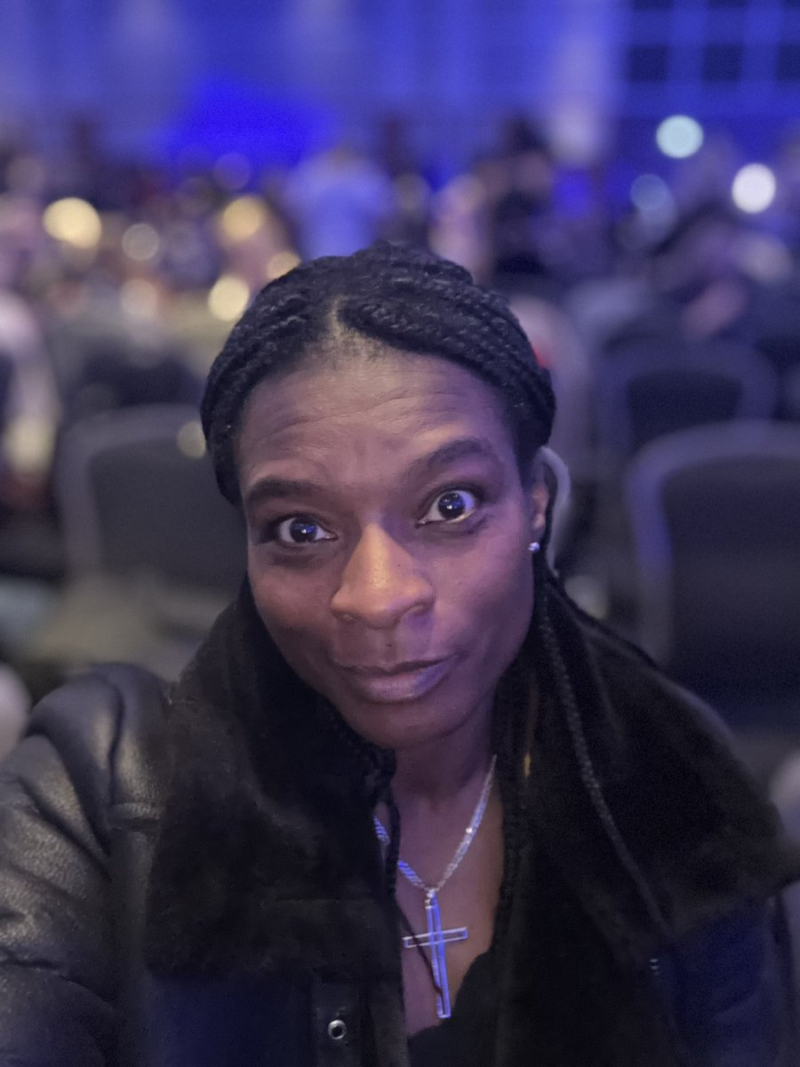 We are at the conference @planetmarketingobal having a fabulous time. Can you believe I met the CEO OF planet marketing. Such an inspirational man. Thank you🫶🏽