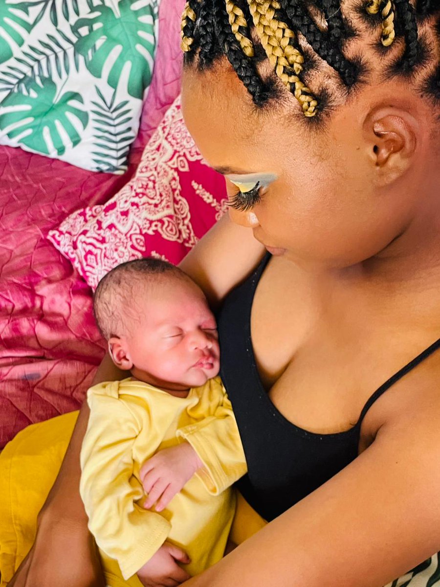 uthobekile's tweet photo. First birthday as a mom❤🤍
Happy twenty fine ❤ https://t.co/dyahVkAix3