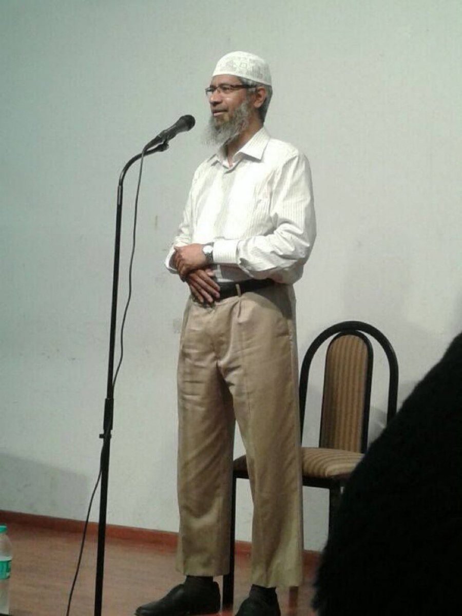 Dr. Zakir Naik has converted almost 100,000 People Into Islam 🤍