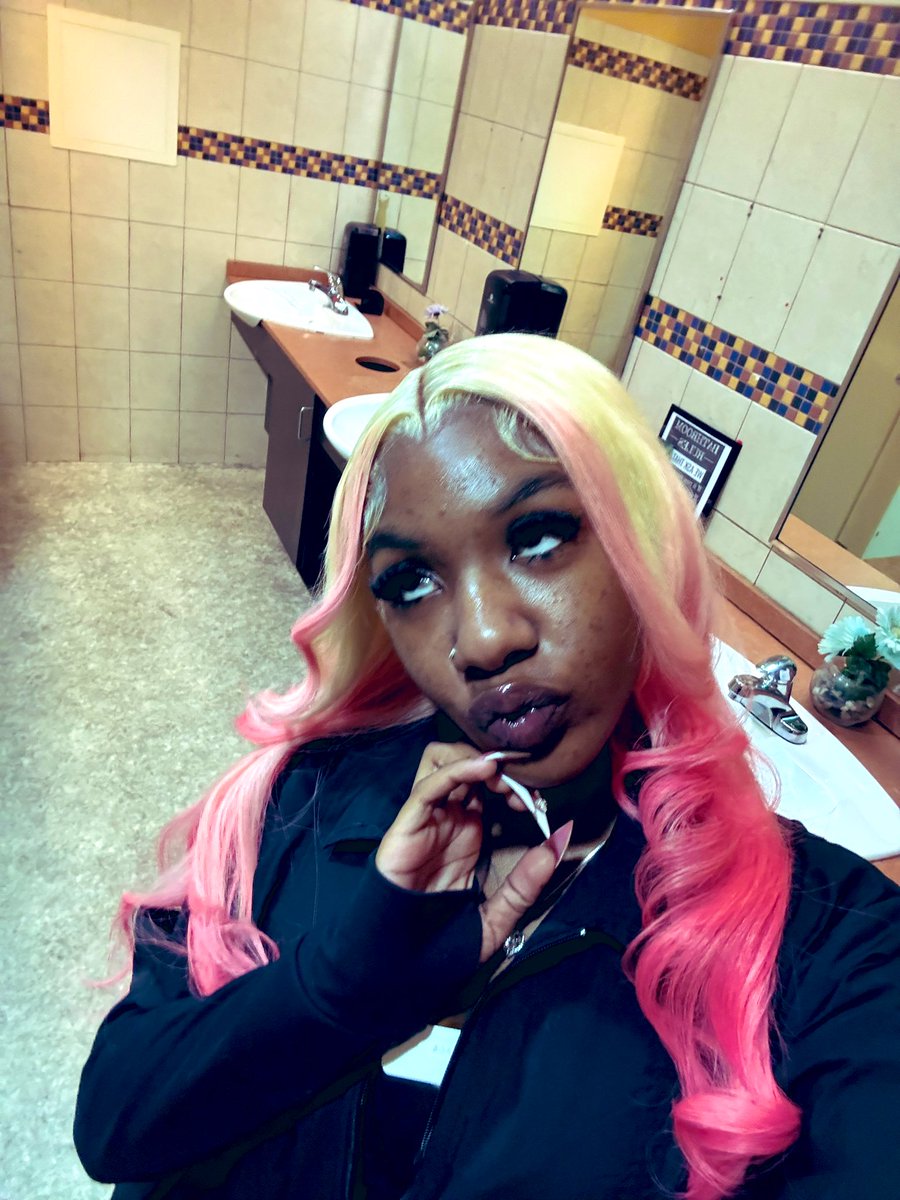 axensoii's tweet photo. Ice cream girl #scopioszn ♏️ https://t.co/dm8HB0hQsa