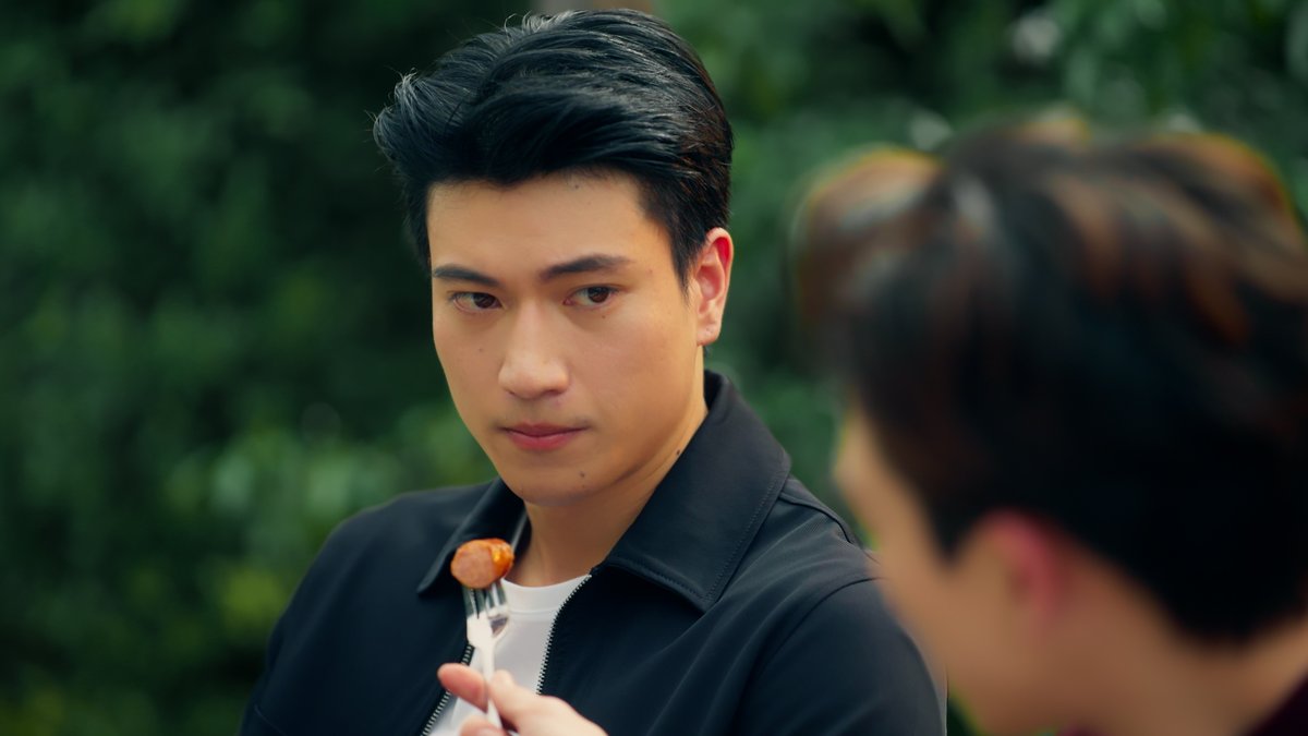 ชีเสิร์ฟ ชีป้อน ชีหาเพื่อนกินข้าว อื้มมมมอาโหร่ยย

THE WICKED GAME EP7 
#เกมรักลวงEP7