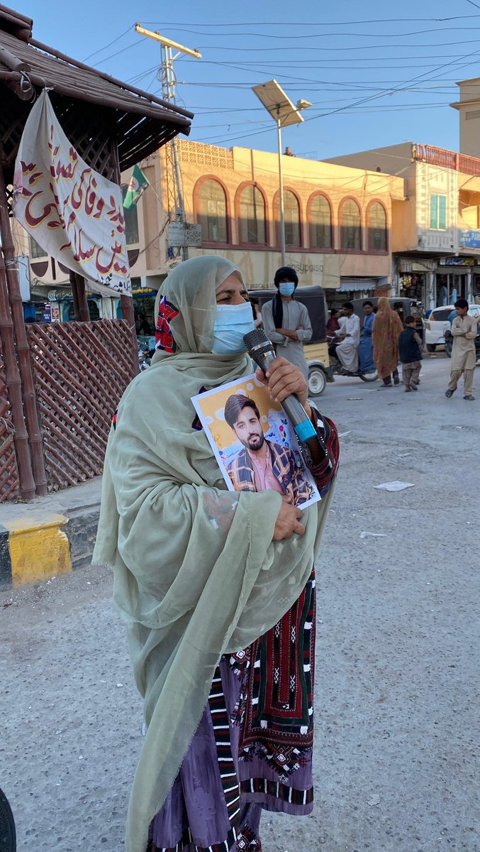 Sadia_Balochh's tweet photo. آج خضدار میں جبری لاپتہ میرے بھائی سلمان بلوچ کی گمشدگی کے تین سال مکمل ہونے پر ہم نے ایک ریلی نکالی۔
تین سال سے ہم انصاف، سچائی اور اپنے پیارے کی واپسی کے منتظر ہیں 
#ReleaseSalmanBaloch 
#StopBalochGenocide https://t.co/Hzvh7rqngM