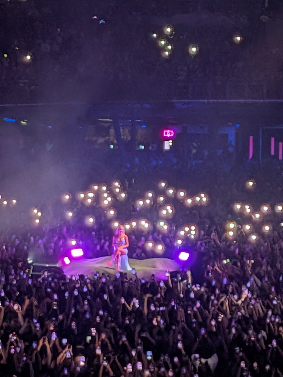 adamodriscoll's tweet image. GRAMMY NOMINATED artist Zara Larsson at her biggest-ever headline show in Dublin's 3Arena, performing in front of 13,000 people.

I'm so proud of her. This is so deserved Stara Larsson 🌟 #MidnightSunTour