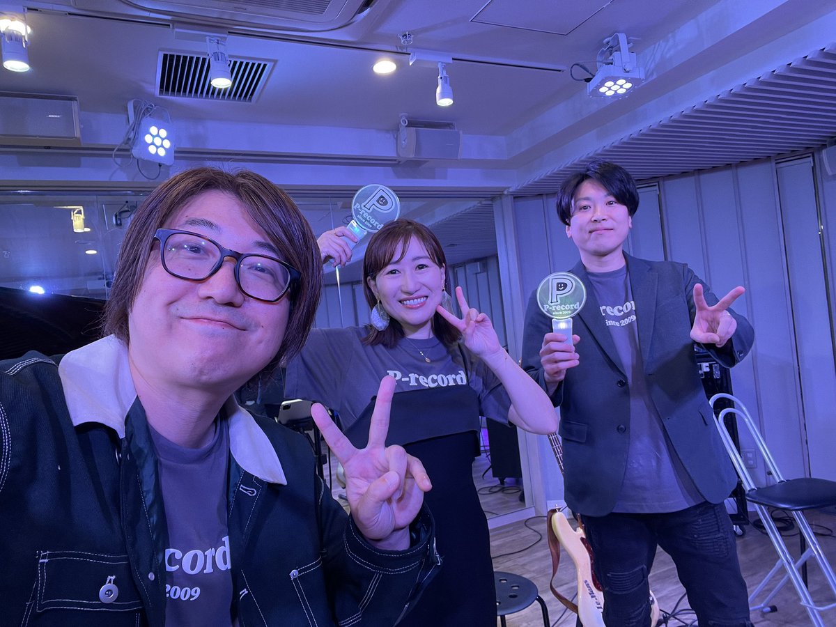 suzukitakahiko's tweet photo. 池袋 オクターヴハウス でのP-record acoustic LIVE 2025「Prologue」でした♪この会場で3人集まるのは9年ぶり！その時に来てくれた皆さんも、いつも応援してくれる皆さんもありがとう。元気に集まってLIVEが出来る喜びをとっても感じております。年内ラストは銀座で朝マメヒコです！ぜひ来てねー！ https://t.co/ItKXHa168z
