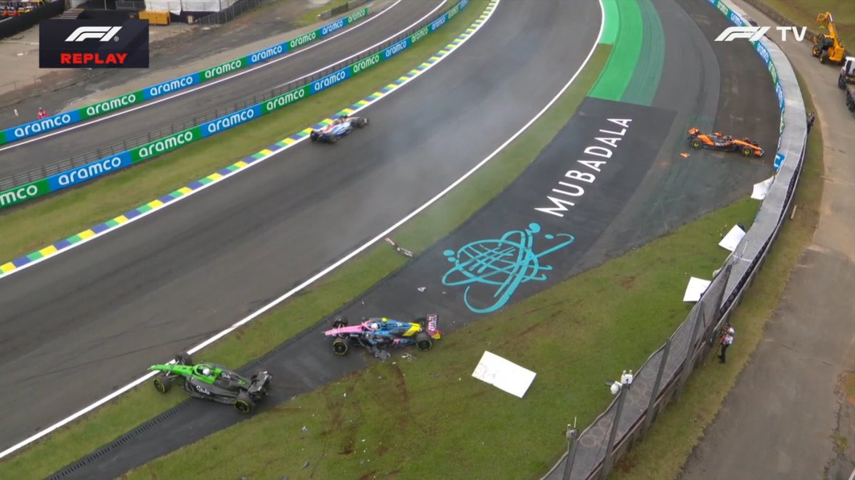 “El que no se la pega en la misma curva es fan de Stroll”

los pibes: