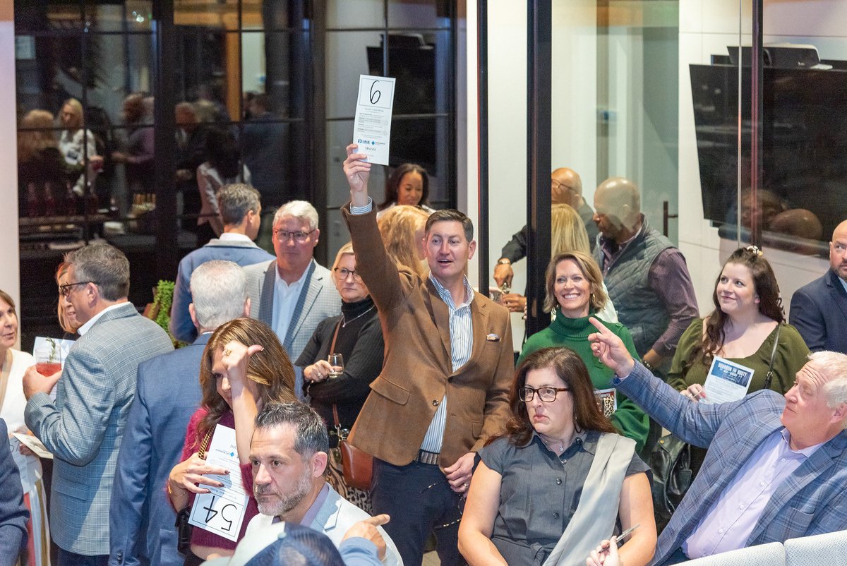 MoveForJenn's tweet image. The MFJ team had an amazing time at Bourbon for Booty last weekend. They raised over $100k! We are so grateful to be a part of this event for three years in a row! Thank you @24foundation for all you do for the cancer community, your partnership, and your support!💛