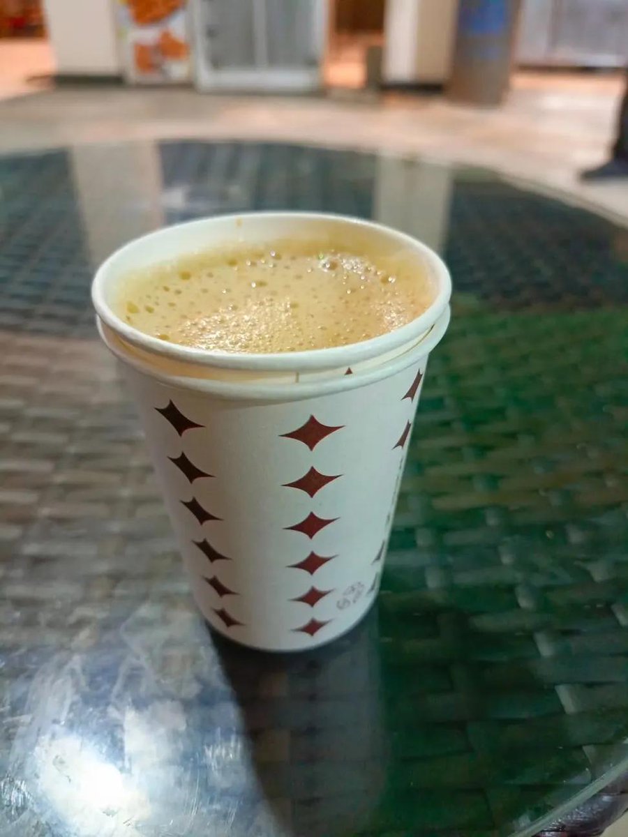 چائے بھی پوچھ کے پلاتے ہو 
خاندانی غریب لگتے ہو

#اردو_زبان