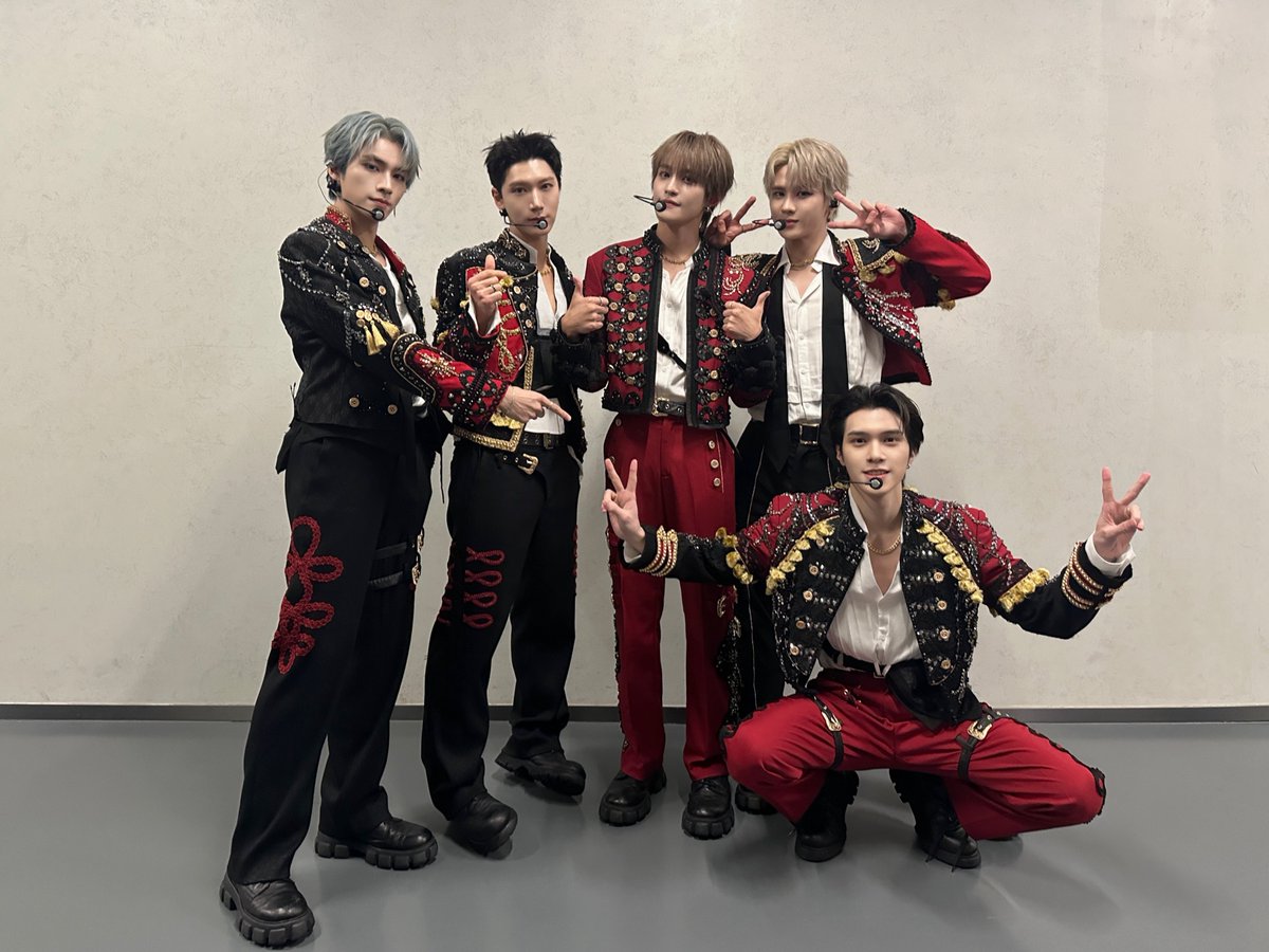 成都的威珍妮们，
时隔一年又来到成都！
发现成都不止有熊猫和火锅，
现在还要加上成都的威珍妮们😃
大家小心回家，
我们下次见，爱你们. #扬扬

청두의 웨이즈니들,
1년 만에 다시 청두에 왔어요.
청두에는 판다랑 훠궈만 있는 게 아니라,
청두의 웨이즈니들도 꼭 넣어야 해요!
다들 집에 돌아갈 때