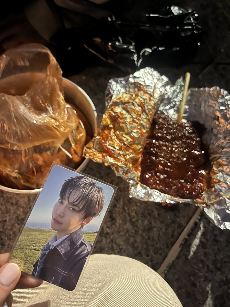 오랜만에 갔다 왔어ㅓ 원래 곱도리탕 먹으러 갈려고 했는데 기차 시간 때문에 못 기달렸어ㅜㅜ 곱도리탕은 아직도 사람들 꽤 있구만