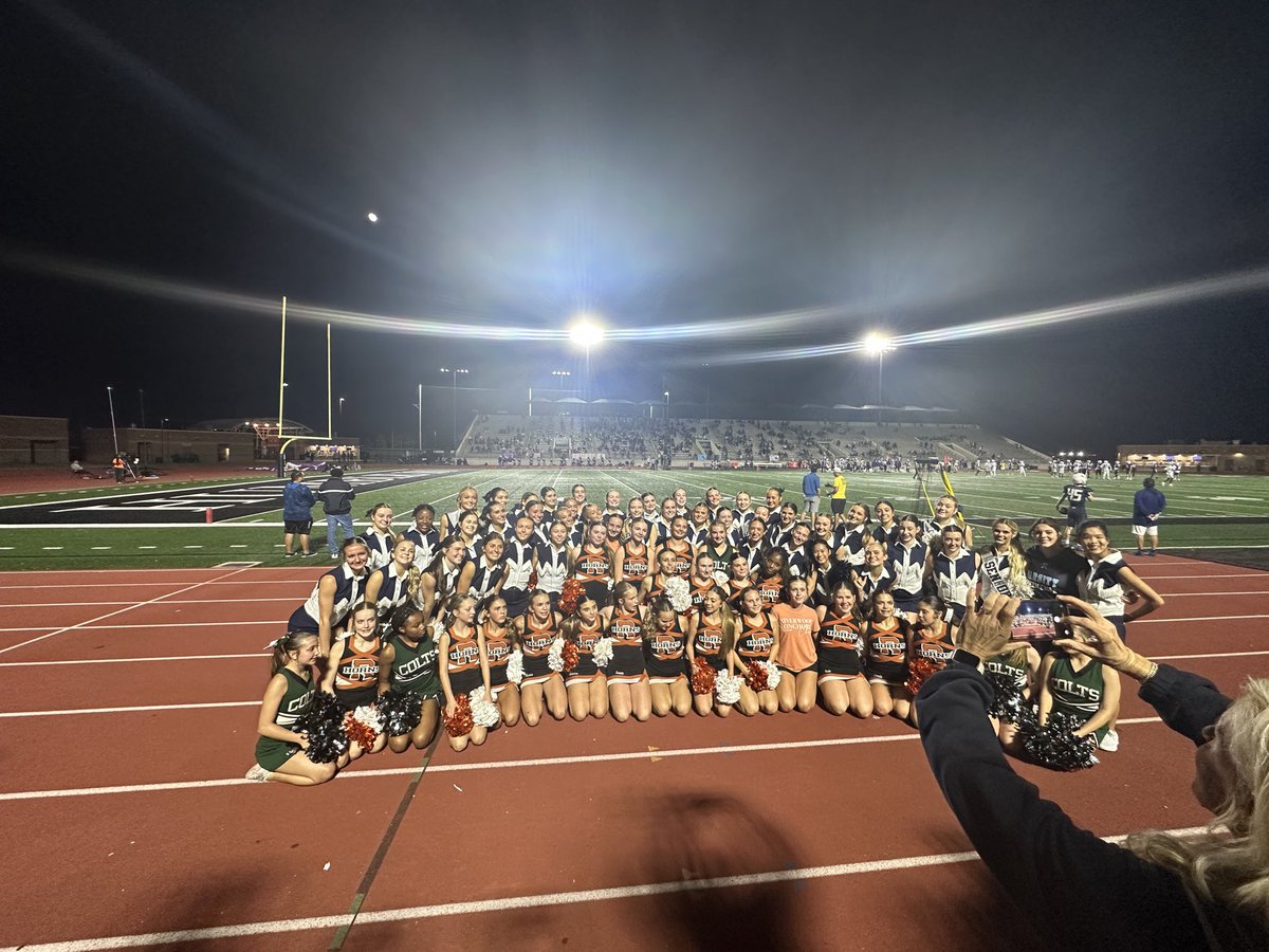 We ended #FutureMustang week with our own future mustangs cheering with Varsity cheer and Riverwood cheer. It was a fun evening seeing the community come together!! It made me proud to say I am a #FormerMustang !!!