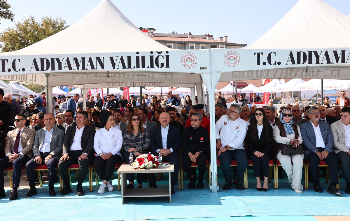 📍Adıyaman Ticaret Merkezi      

Tarihi dokusu, köklü geçmişi ve zengin kültürel mirasıyla Anadolu’nun en eski yerleşimlerinden biri olan kadim şehrimizin eşsiz mutfak kültürünü tanıtacak “Adıyaman Mutfak Festivali” başladı.

Valiliğimizin ev sahipliğinde bu yıl ilki düzenlenen
