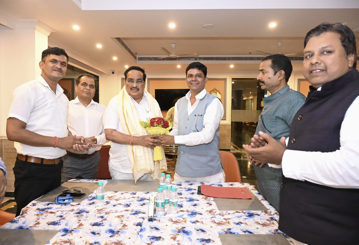 CRPaatil's tweet image. आज बिहार के पूर्णिया में “सामाजिक बिहार प्रेरणा अभियान” के पूर्णिया एवं सीमांचल के कटिहार, किशनगंज और अररिया जिलों के प्रमुख सदस्यों तथा श्री शाहनवाज़ हुसैन जी के साथ आत्मीय मुलाक़ात का अवसर प्राप्त हुआ।

इस अभियान के अंतर्गत आज 2.75 लाख से अधिक सदस्य बिहार के सभी जिलों, भारत के