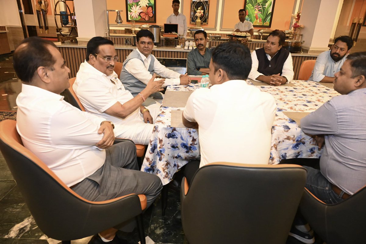 CRPaatil's tweet image. आज बिहार के पूर्णिया में “सामाजिक बिहार प्रेरणा अभियान” के पूर्णिया एवं सीमांचल के कटिहार, किशनगंज और अररिया जिलों के प्रमुख सदस्यों तथा श्री शाहनवाज़ हुसैन जी के साथ आत्मीय मुलाक़ात का अवसर प्राप्त हुआ।

इस अभियान के अंतर्गत आज 2.75 लाख से अधिक सदस्य बिहार के सभी जिलों, भारत के