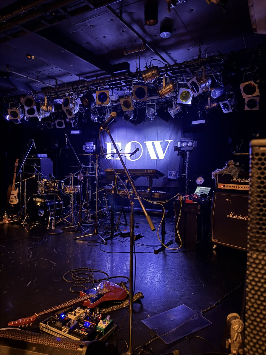 r9xnYpU3lC4NApF's tweet photo. EOWのワンマン。
観客を飛ばすセトリ、間違いない。
ライブ中、数cm飛んでた気がする🤣
しっかりと聴かせ、踊らせながら、
思いっきり遊びもあって、
どれもカッコいい。
今日も最高でした!大好きなバンドです。
これからも変わらず応援していきます!
#EOW
#Flyyyyy https://t.co/jdZgC07ly0