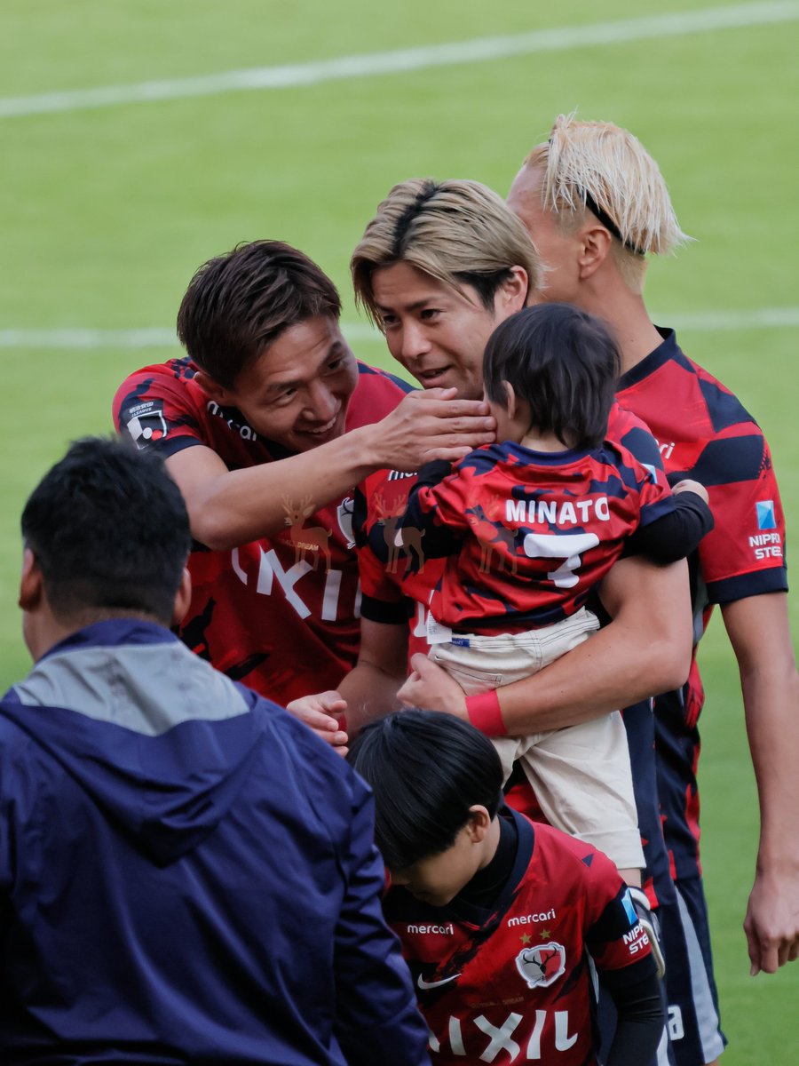 hiyorin818's tweet image. 小川Jrがとんでもなく可愛かったことをお伝えしたい😊
(パパぁ〜〜〜😭いやぁ～😭😭😭)

健斗くんはさすがのパパぶり。
先日の反省からか、今日は後ろからにこにこ見てるだけだった優磨くんでした😅

#小川諒也
#三竿健斗
#鈴木優磨