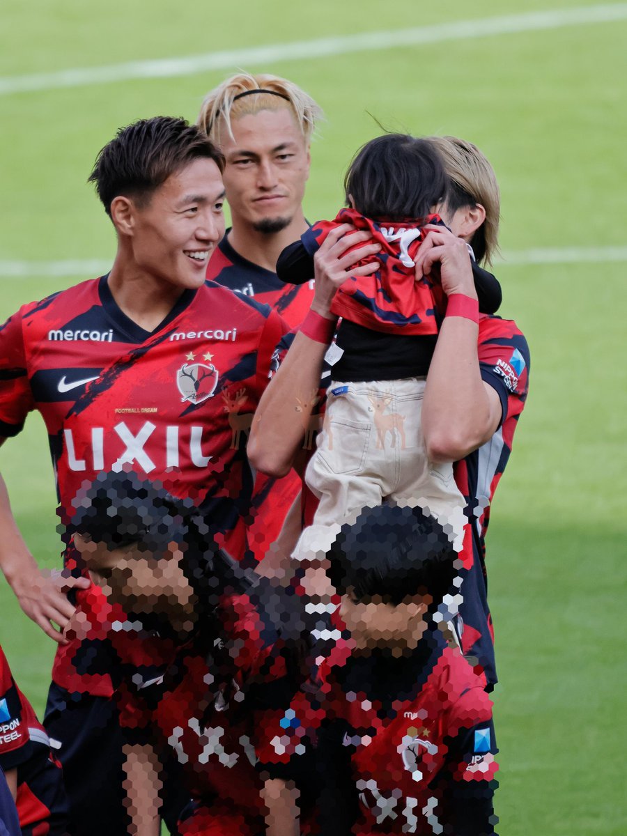 hiyorin818's tweet image. 小川Jrがとんでもなく可愛かったことをお伝えしたい😊
(パパぁ〜〜〜😭いやぁ～😭😭😭)

健斗くんはさすがのパパぶり。
先日の反省からか、今日は後ろからにこにこ見てるだけだった優磨くんでした😅

#小川諒也
#三竿健斗
#鈴木優磨