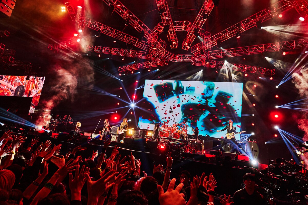 natalie_mu's tweet photo. LUNA SEA
「LUNATIC X'MAS」を有明アリーナで開催

闘病中の真矢が「ルナフェス」で宣言
「LUNA SEAは決して止まらない！」
https://t.co/DteSfKvWTv

#LUNASEA https://t.co/RhesffK6g6