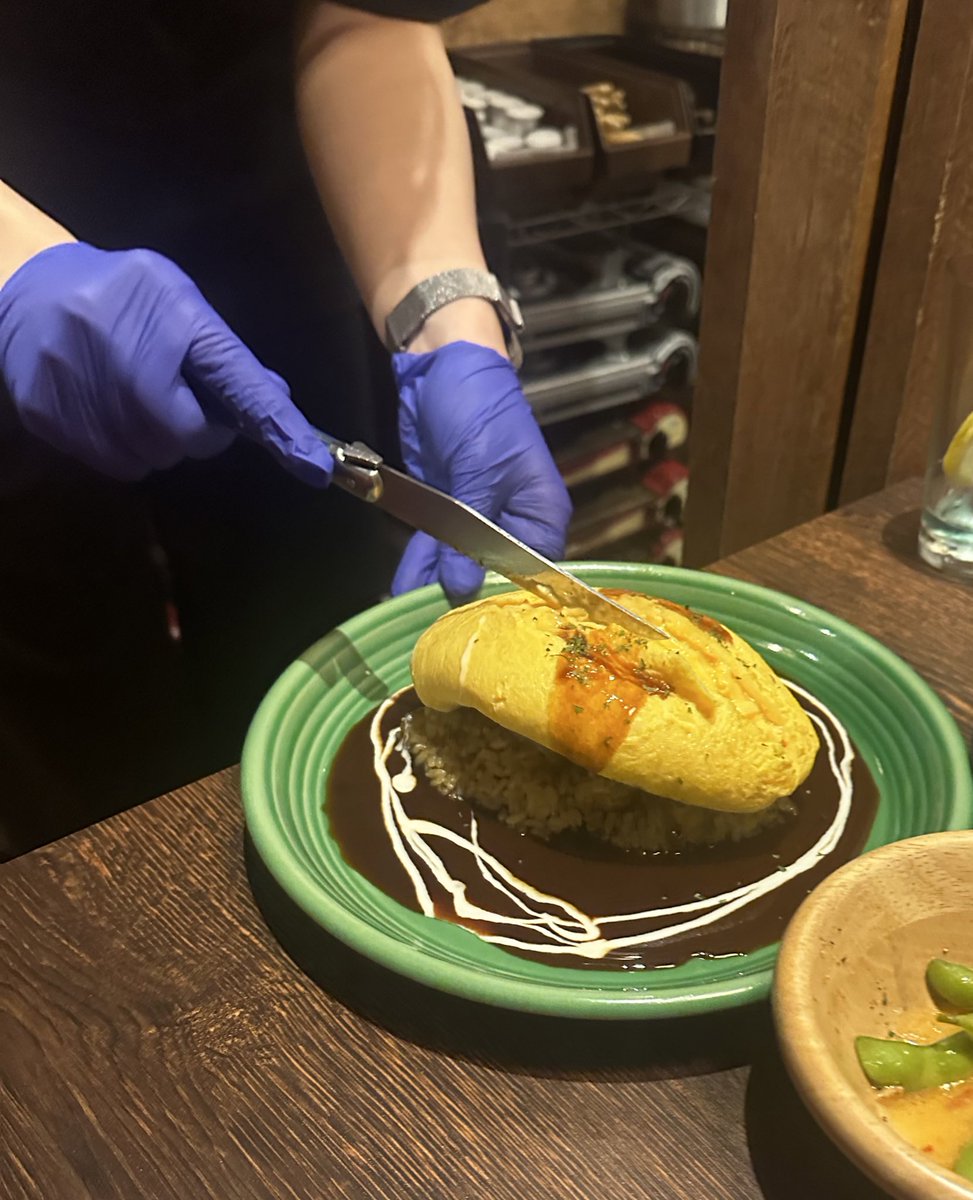 おい！まったりだよ！
おれは
おむらいすたべました

お姉さんが写真撮る前に切っちゃった！！！ごめんなさい！！！って言いながら切ってくれて手遅れになってるおむらいす