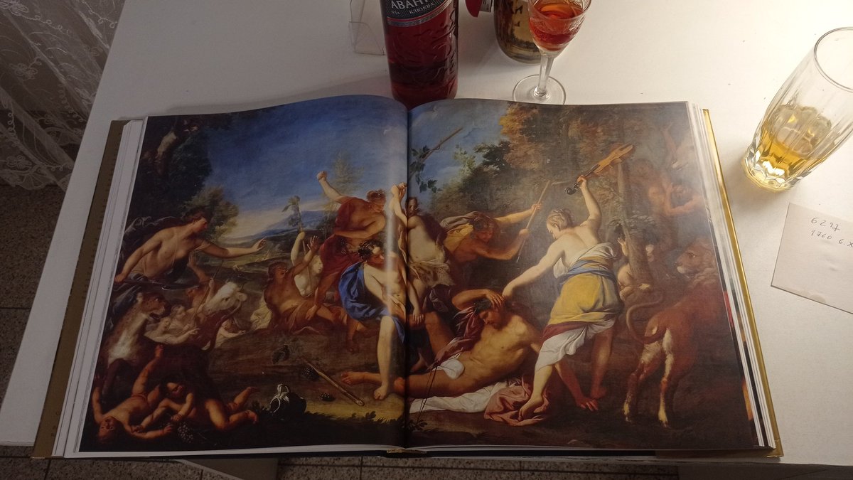 Бабы озверели. 
Скрипкой по голове! 
Коаловщина.