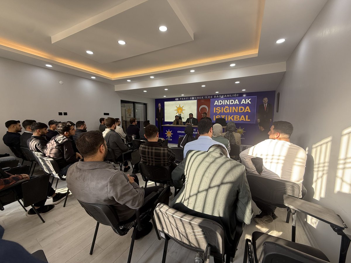 📍Siverek

İl yönetimimizle beraber Siverek İlçe Gençlik Kollarımızın haftalık toplantısına katılım sağladık. Gündem ile ilgili görüşmelerde bulunduk. 

#GüçlüGençlik #GüçlüTürkiye #30GündeŞanlıurfa 

<a href="/avyusufibis/">Yusuf İBİŞ</a> <a href="/osmannazlier/">Osman Nuri Nazlıer</a> <a href="/milhamigunbegi/">M.İlhami GÜNBEGİ</a> <a href="/recepfurkanksp/">Recep Furkan KASAP</a> <a href="/ramazanacar199/">Ramazan Acar</a>