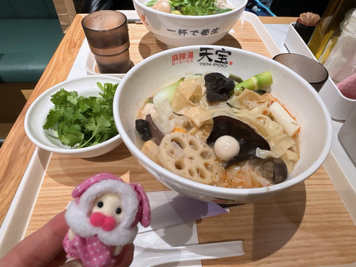__2459_'s tweet photo. 幕張行って、アウトレットでお買い物して、麻辣湯食べた🔥シホさんいつみんに会えて楽しかったー！ありがとうございます🥰 https://t.co/PGH40w3811