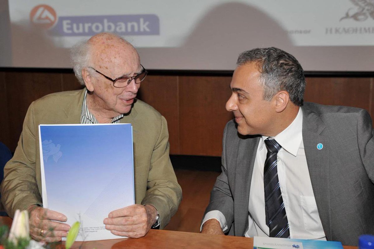 Έφυγε από τη ζωή στα 97 του ο James Watson, ο άνθρωπος που αποκάλυψε τη δομή της διπλής έλικας του DNA — μια ανακάλυψη που άλλαξε για πάντα τη βιολογία και την ιατρική.