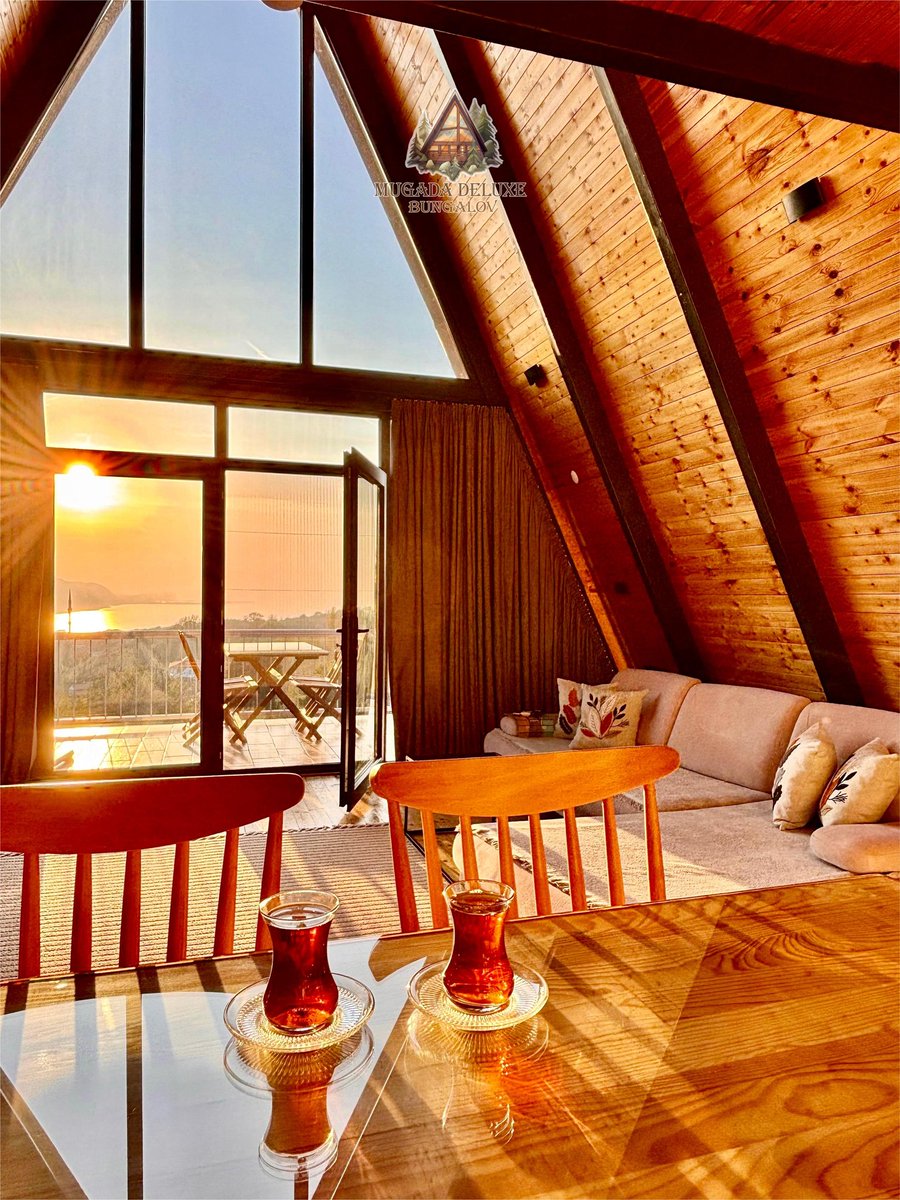 mugabungo's tweet photo. Güne böyle veda etmek ister misiniz?
Mugada Deluxe Bungalov’da gün batımı, sessizlik ve huzur bir arada.
Deniz manzaralı terasta sıcak bir çayınızı yudumlarken, doğanın sunduğu bu tabloya tanık olun.
Bir gün değil, bir anı yaşayın.
�� Bartın – Mugada
#Bartın #mugada #bungalov https://t.co/lTiu02Kxhx