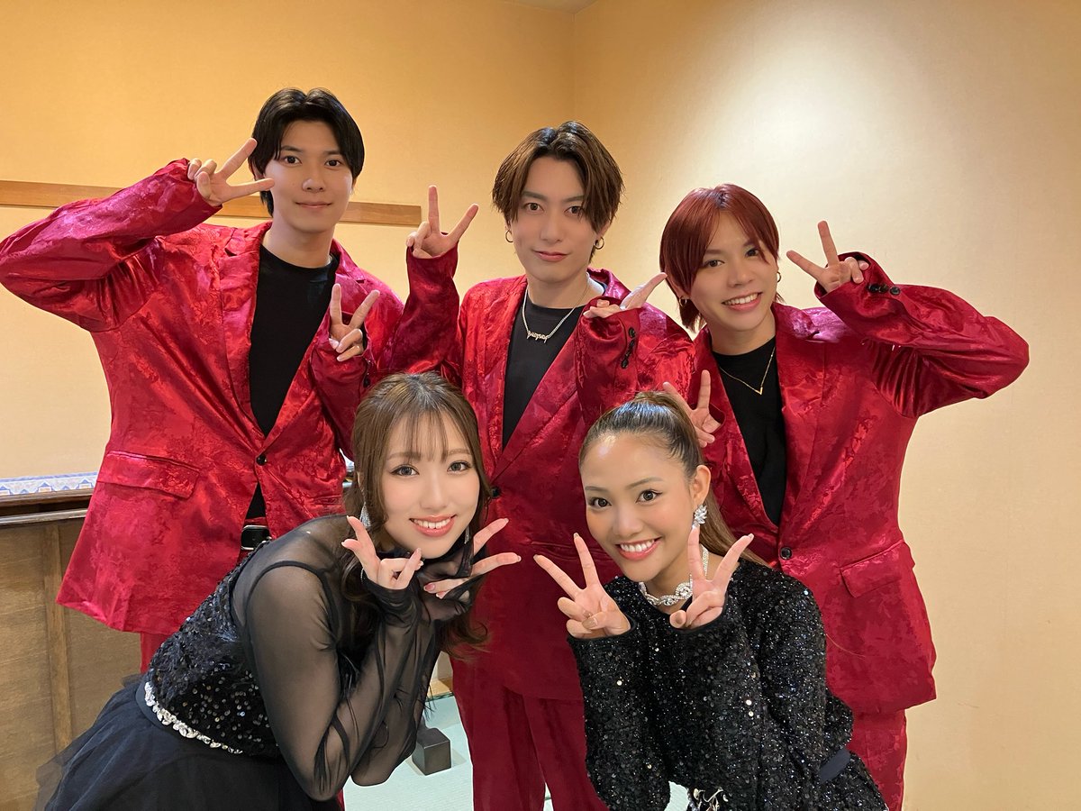 sis_tgj's tweet image. ＼💐thank you💐／

2025/11/08
「東京天然温泉 古代の湯 イベント」
太良×あさ陽 from sis

2人ではじめてのステージありがとうございました🖤
本日共演させていただいた皆様とお写真撮らせていただきました📸

#sis #sistrot #太良理穂子 #あさ陽あい #古代の湯