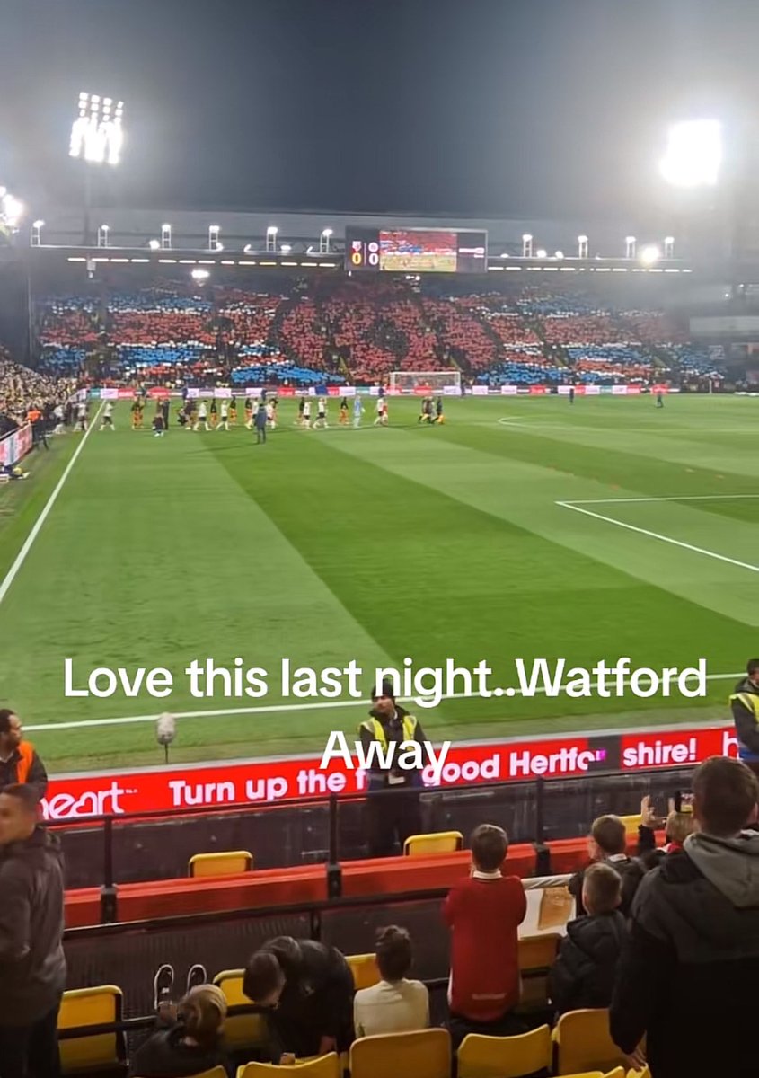 A beautiful display dedicated to those heroes a hundred years ago. A massive thank you to the people at the club who organised this. Makes you very proud to support this football club 💛🖤❤️ #watfordfc