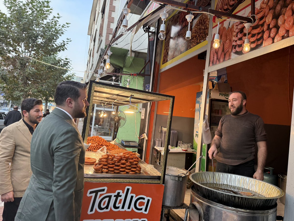 📍Siverek

Siverek İlçe Gençlik Kolları Başkanımız Sn. <a href="/ramazanacar199/">Ramazan Acar</a> ve İl Yönetimimizle beraber Siverek İlçemizde Genç Esnaflarımızı ziyarette bulunarak hasbihal ettik. 

#GüçlüGençlik #GüçlüTürkiye #30GündeŞanlıurfa 

<a href="/avyusufibis/">Yusuf İBİŞ</a> <a href="/bybekirbozdag/">Bekir  Bozdağ</a> <a href="/osmannazlier/">Osman Nuri Nazlıer</a> <a href="/milhamigunbegi/">M.İlhami GÜNBEGİ</a>