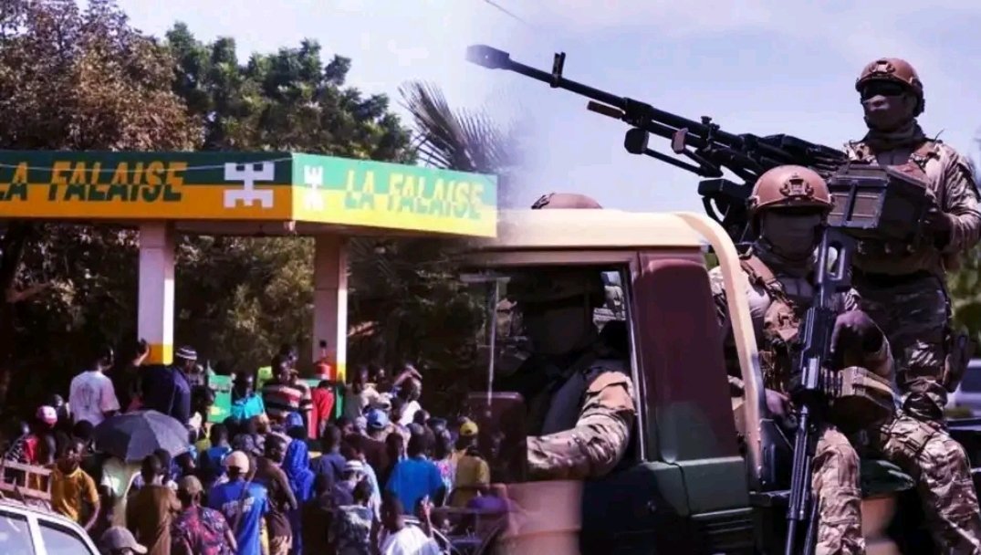 Shabkhan28's tweet image. अफ्रीकी देश माली में हिंसा और उथलपुथल बढ़ती जा रही है। खासतौर से अल कायदा से जुड़े जमात नुसरत

 अल-इस्लाम अल-मुस्लिमीन (जेएनआईएम) की बढ़ती ताकत सरकार के सामने चुनौती बन रही है।
#Africa