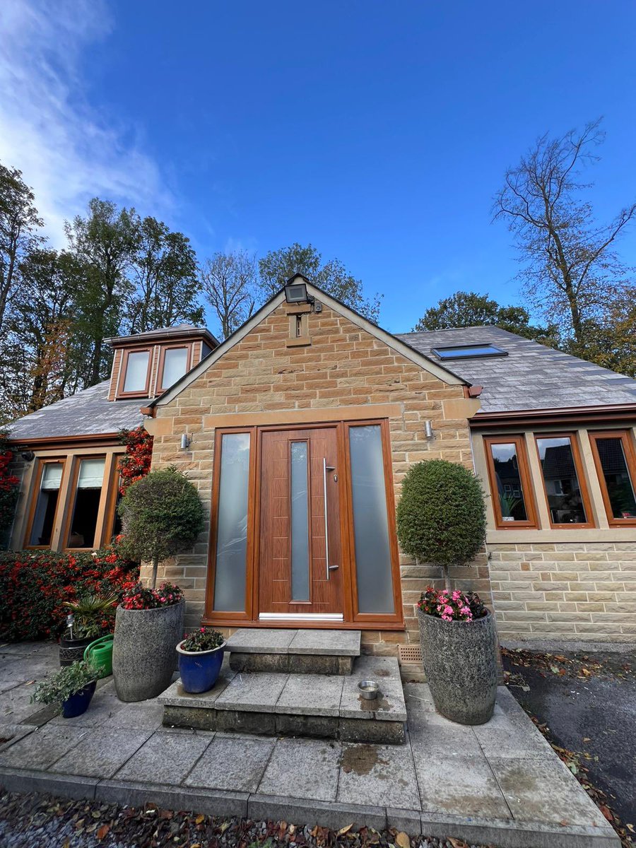 mcrwindows's tweet image. Struggling to pick a colour? 🎨

We’ll help guide you through the options and choose a shade that matches your home’s aesthetic perfectly, from soft neutrals to bold statement tones. 

#ManchesterWindows #ColourAdvice #HomeAesthetic #WindowsAndDoors