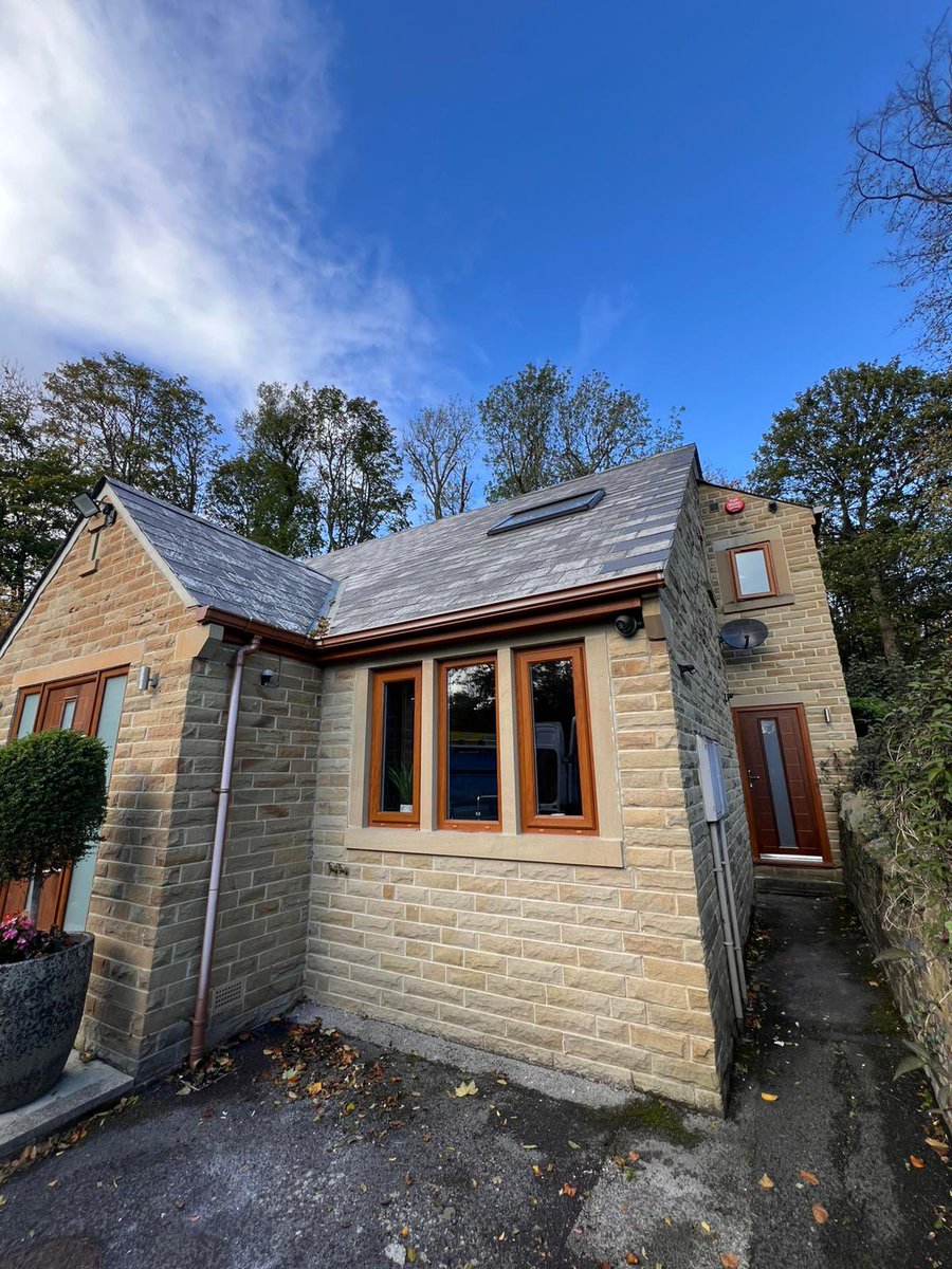 mcrwindows's tweet image. Struggling to pick a colour? 🎨

We’ll help guide you through the options and choose a shade that matches your home’s aesthetic perfectly, from soft neutrals to bold statement tones. 

#ManchesterWindows #ColourAdvice #HomeAesthetic #WindowsAndDoors