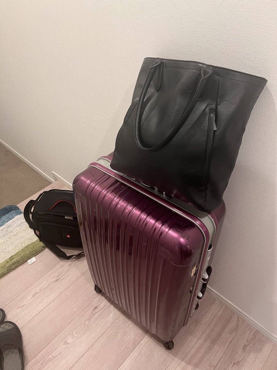 The_FV_tone's tweet photo. MV撮影無事終了！！
なんかすっげえ荷物多くなっちゃったな… https://t.co/KTrJYT8Ufb