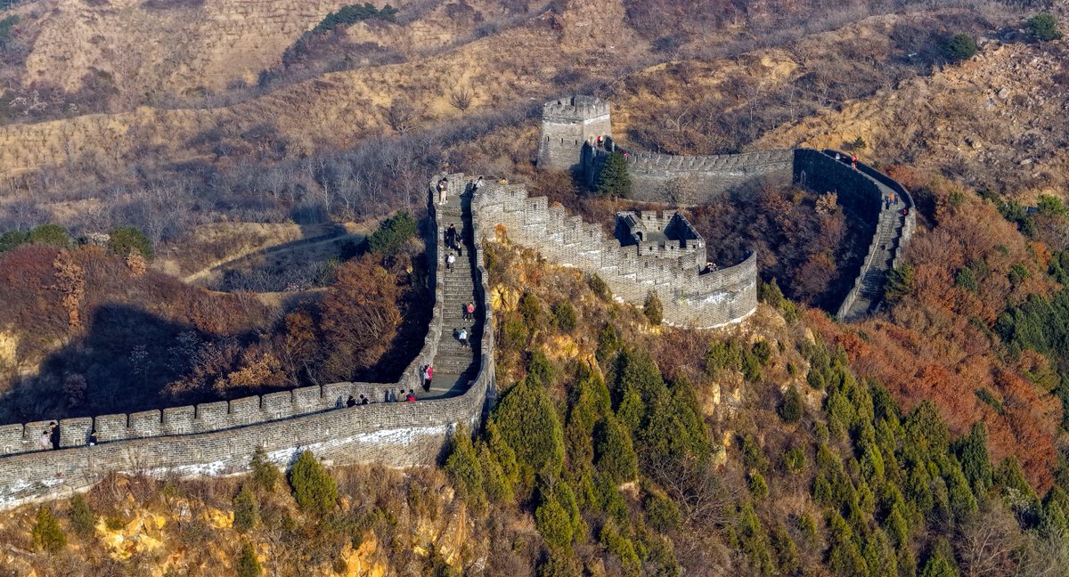 DailyBeijing's tweet image. The Huangyaguan Great Wall in Hebei, #China, stands mighty and #majestic, snaking across the rugged peaks. #chinatravel #greatwall #greatwallofchina