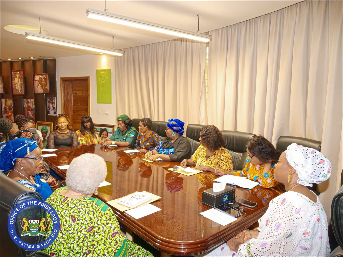 FirstLadyBio's tweet image. It was a great honor to welcome the Women’s Forum Network to my office. The group formally introduced their newly appointed board members, and I was truly pleased to meet such a dedicated and inspiring team of women. With over 35 years of service, the Forum stands as one of…