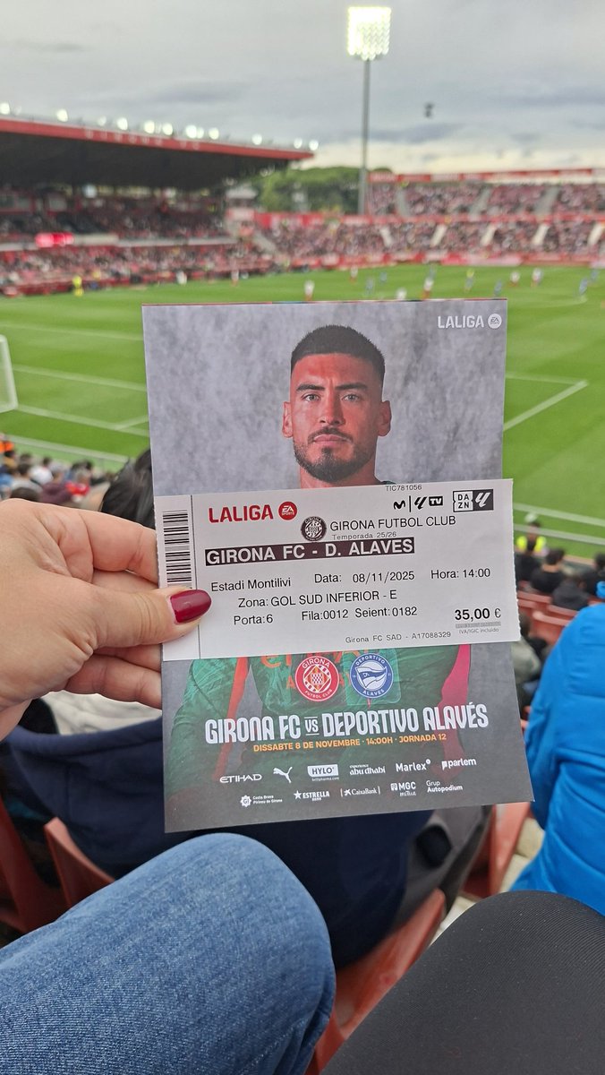 Futbolowamama's tweet photo. Sobotnie granie w #Hiszpanii dla odmiany ⚽️⚽️
⛳️ 🔜 @LaLiga 
📆 8.11.2025
⏰️14:00
🥅 @GironaFC 🔛 @Alaves 
⚽️ 1️⃣🔁0️⃣ (1:0)
Feat: @SzpilNa❤️ @MacronSports
#LALIGAEASPORTS 
#GironaAlavés
#groundhopping #football #ticket #gironaespanyol #kibice #Girona #LaLiga 
#GoazenGlorioso https://t.co/Nb2KxZEj1e